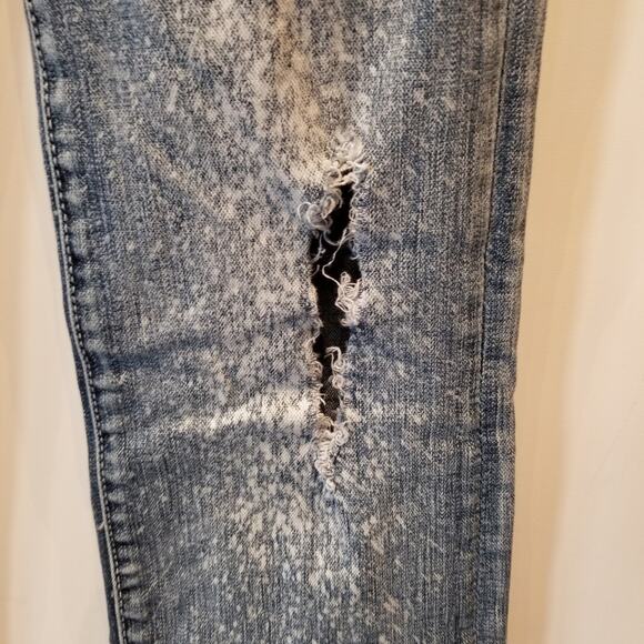 Virgin Only Distressed Blue Jeans Low Rise Size 3 - Picture 15 of 16